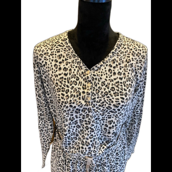 Croft & Barrow Womens Size Large Cheetah top & Bottom PJ’s Soft Comfy Casual - Picture 2 of 12